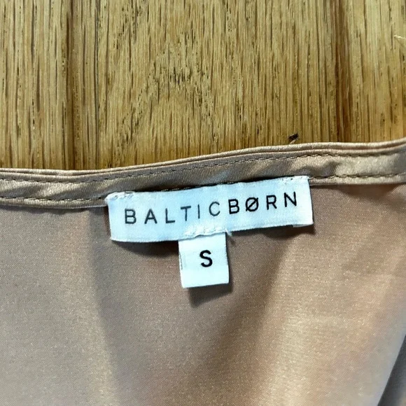 BALTIC BORN holly satin effect maxi dress gown long sleeves champagne size S - Picture 6 of 14